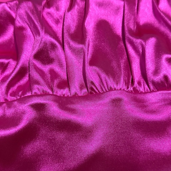 163 Forever 21 | NWOT Hot Pink Satin Crop Top (Size M) - Picture 12 of 12